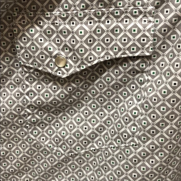 Men’s Wrangler Button up - Picture 4 of 4